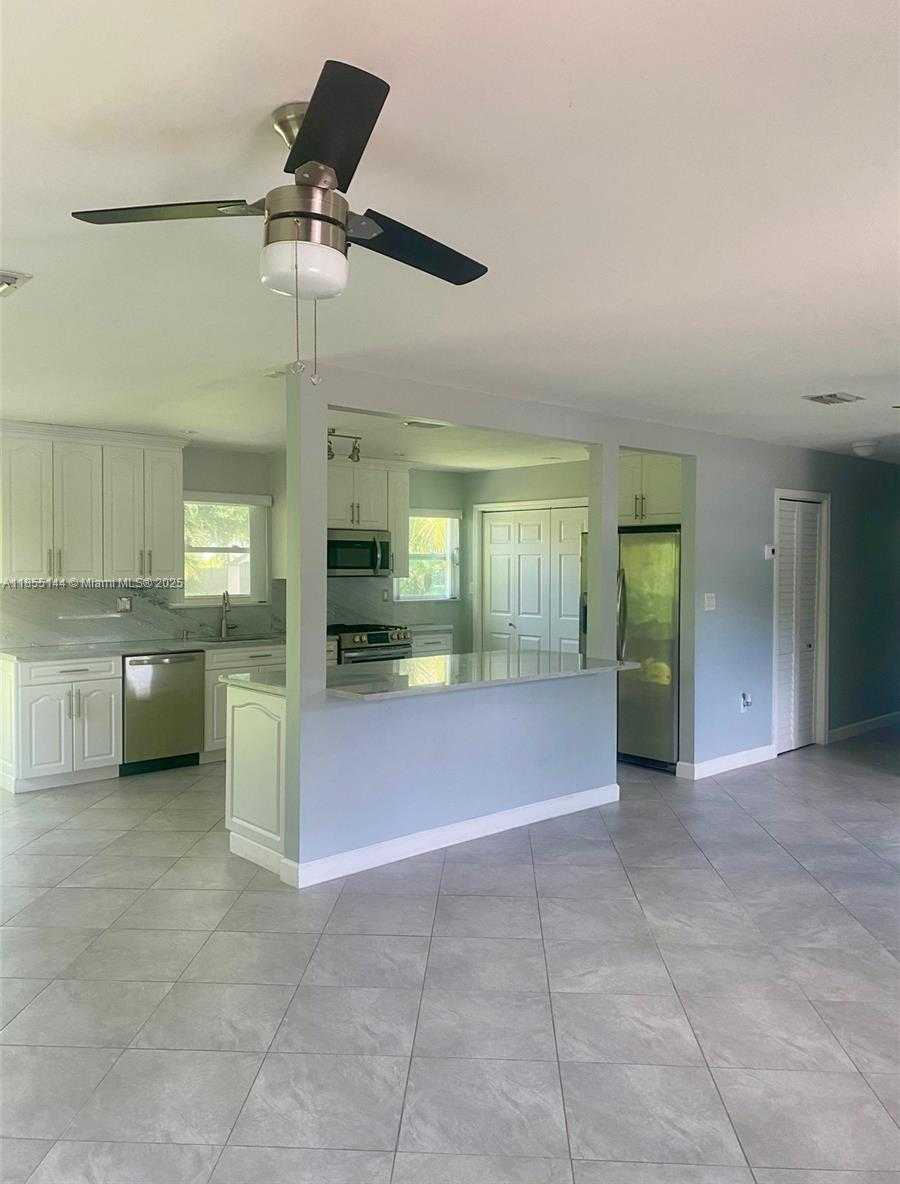 Small Image of South Miami Number 9