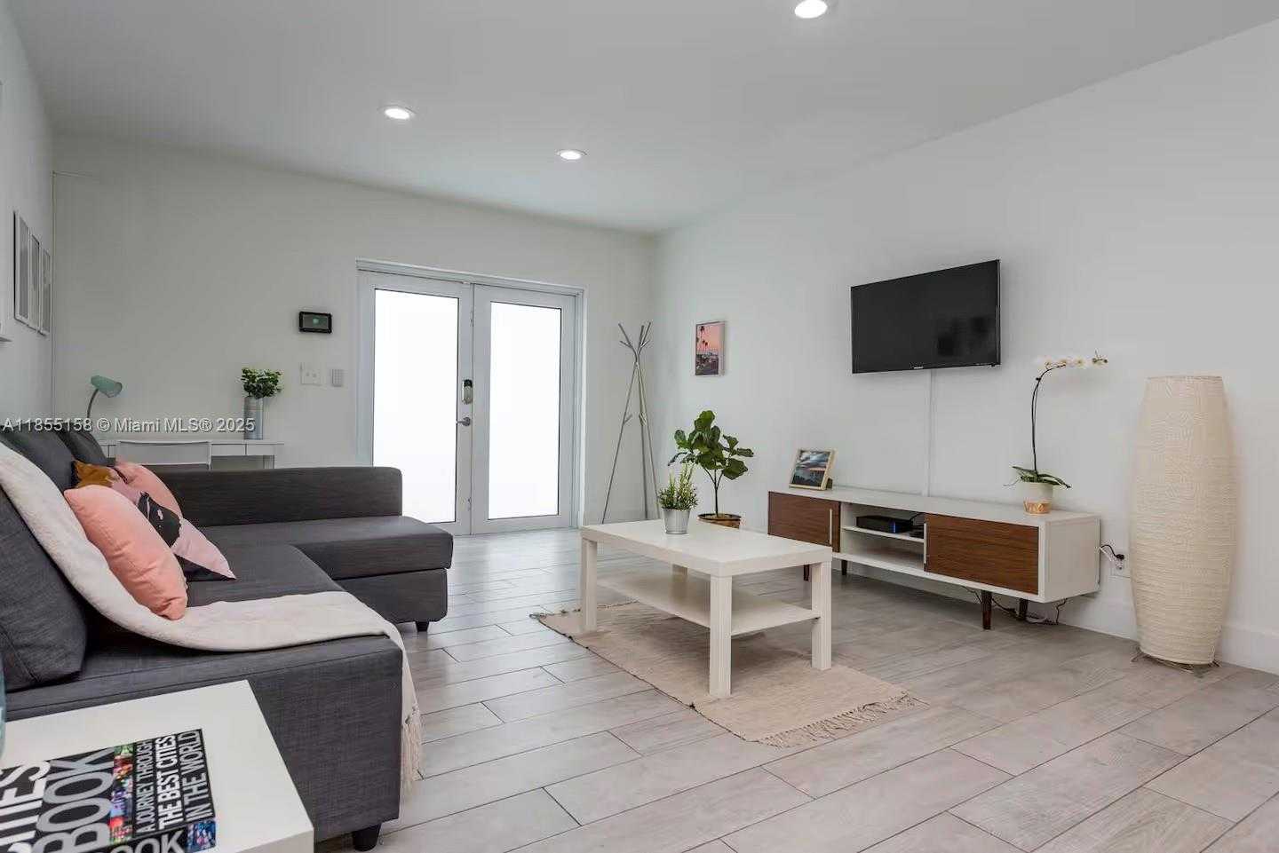 Small Image of 350 NORTH WEST 50TH ST, Miami Number 4