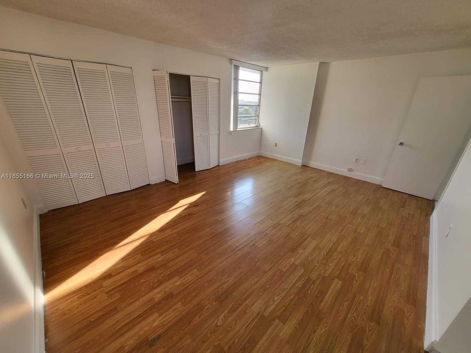 Small Image of 802 NORTH WEST 87 AV #517, Miami Number 6