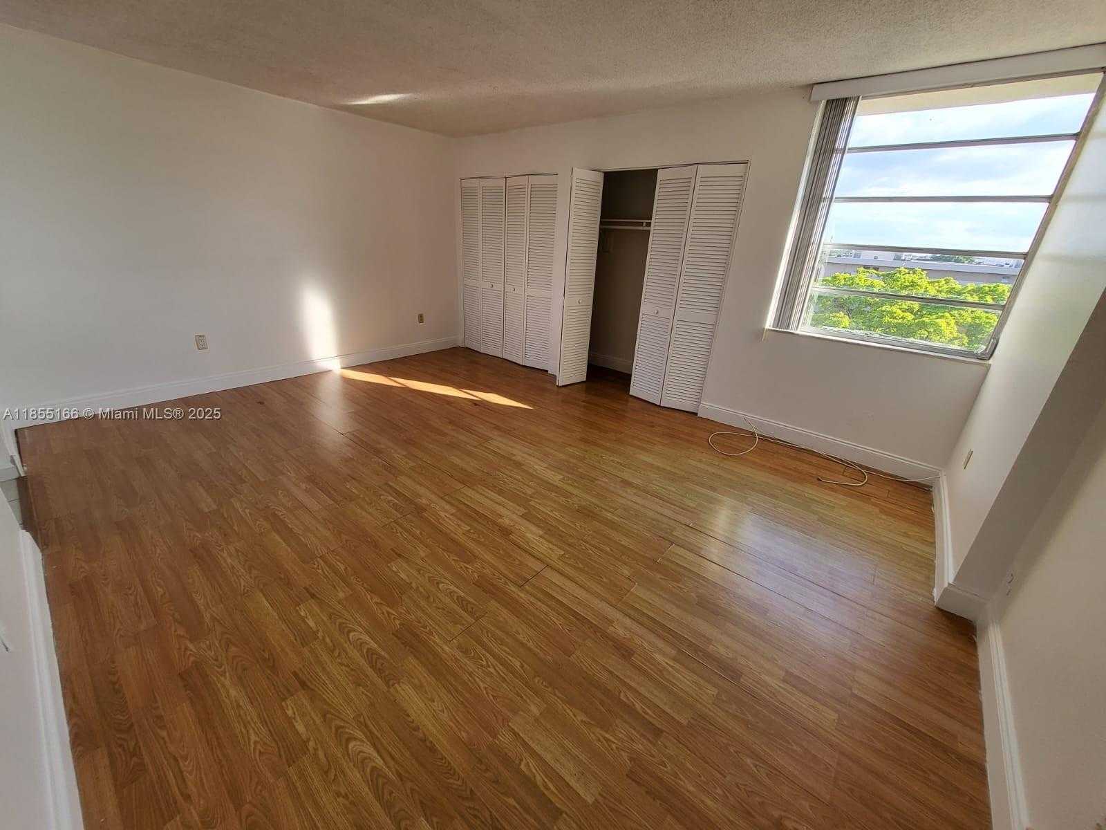 Small Image of 802 NORTH WEST 87 AV #517, Miami Number 7