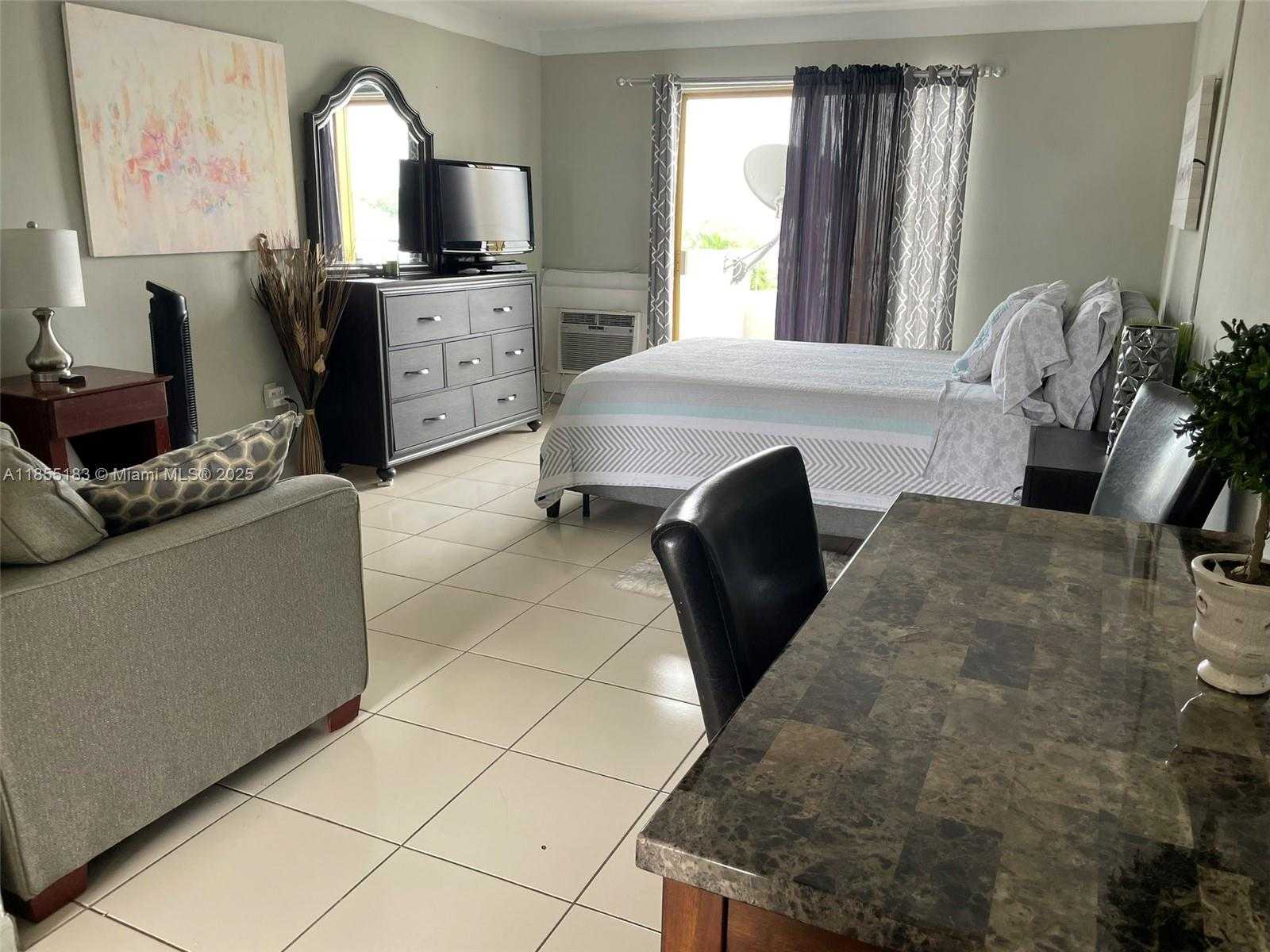 Small Image of 7904 WEST DR #215, North Bay Village Number 6