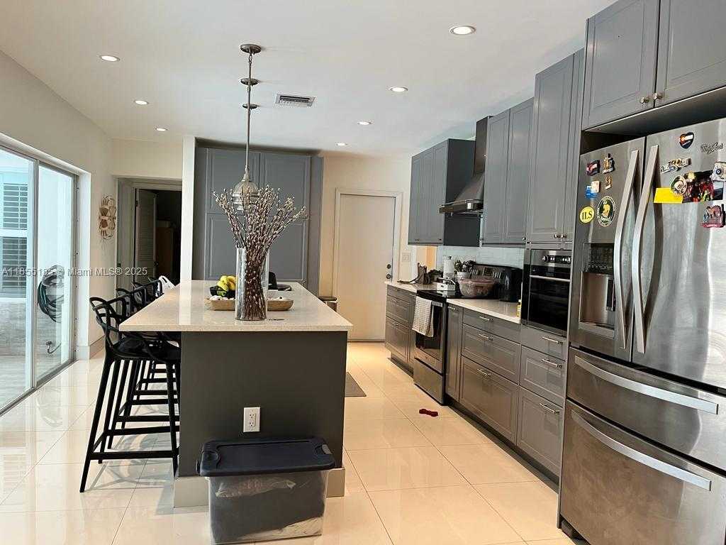 Small Image of 810 ANASTASIA AVE, Coral Gables Number 10