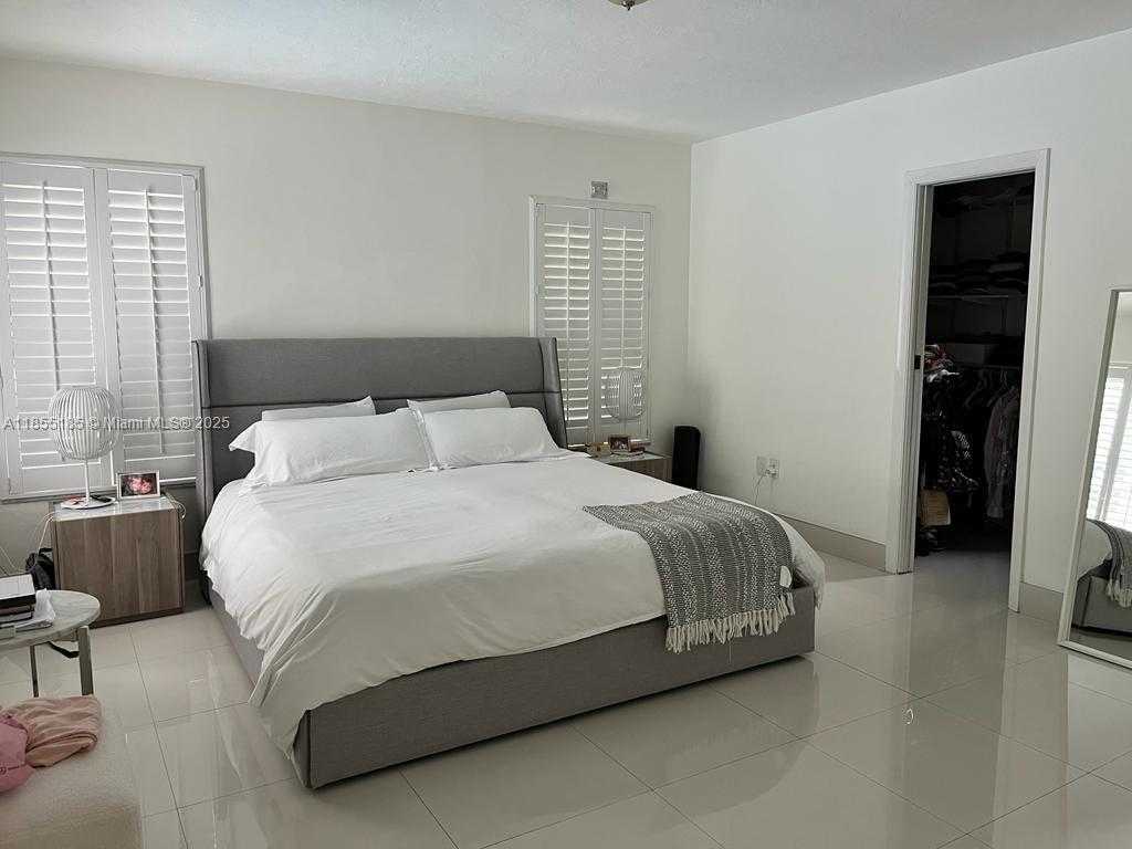 Small Image of 810 ANASTASIA AVE, Coral Gables Number 13