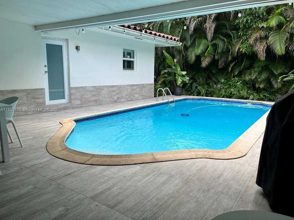 Small Image of 810 ANASTASIA AVE, Coral Gables Number 15