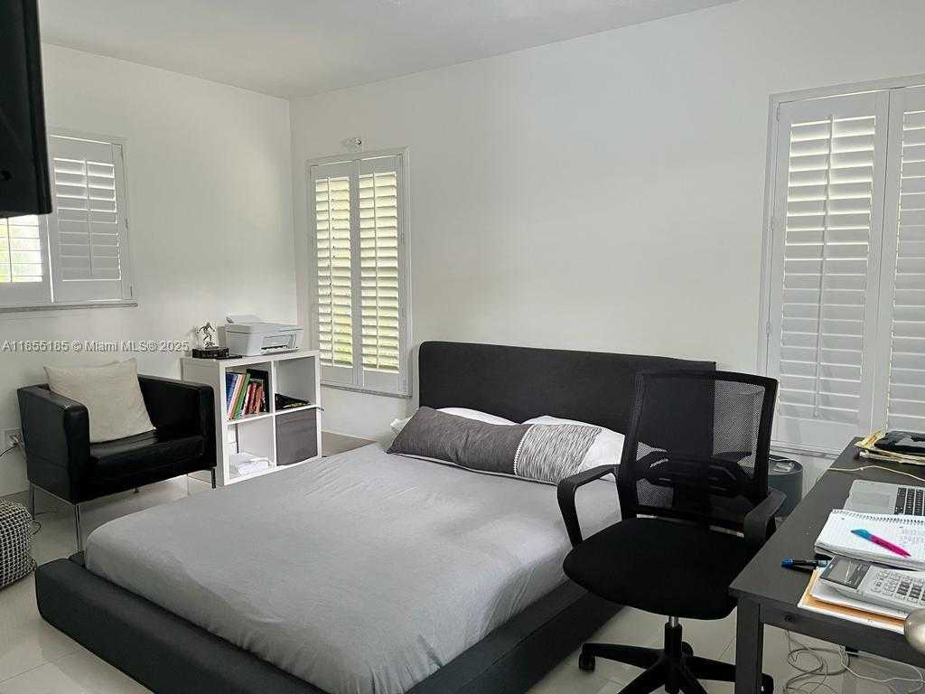 Small Image of 810 ANASTASIA AVE, Coral Gables Number 17
