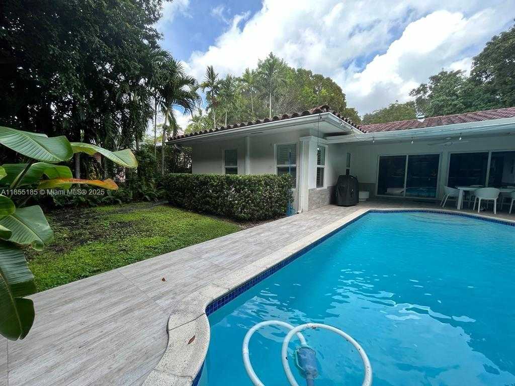 Small Image of 810 ANASTASIA AVE, Coral Gables Number 21