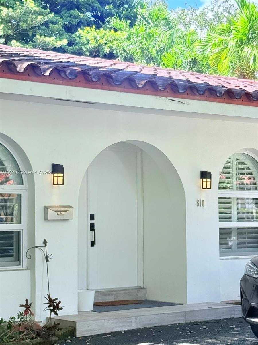 Small Image of 810 ANASTASIA AVE, Coral Gables Number 4