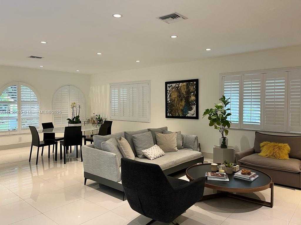 Small Image of 810 ANASTASIA AVE, Coral Gables Number 7