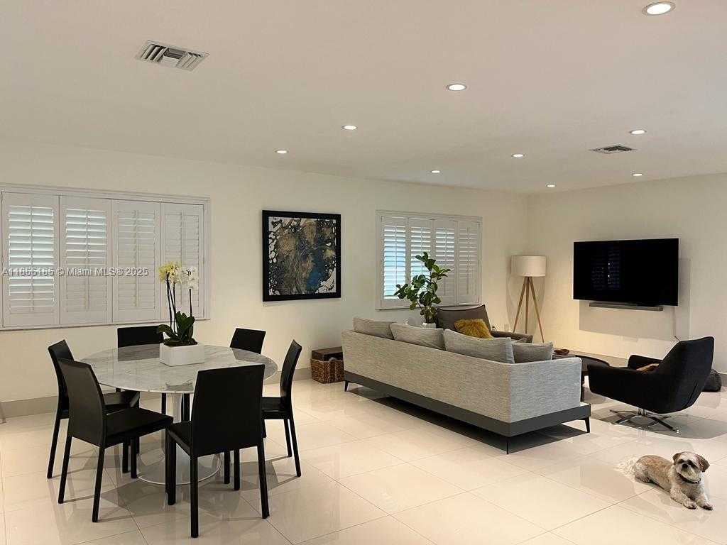 Small Image of 810 ANASTASIA AVE, Coral Gables Number 8