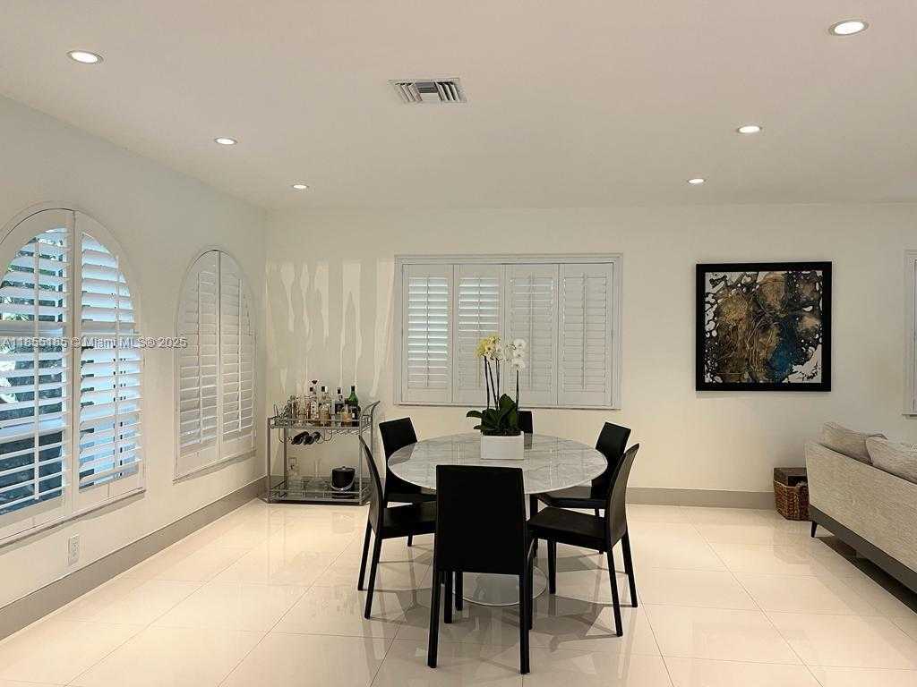 Small Image of 810 ANASTASIA AVE, Coral Gables Number 9