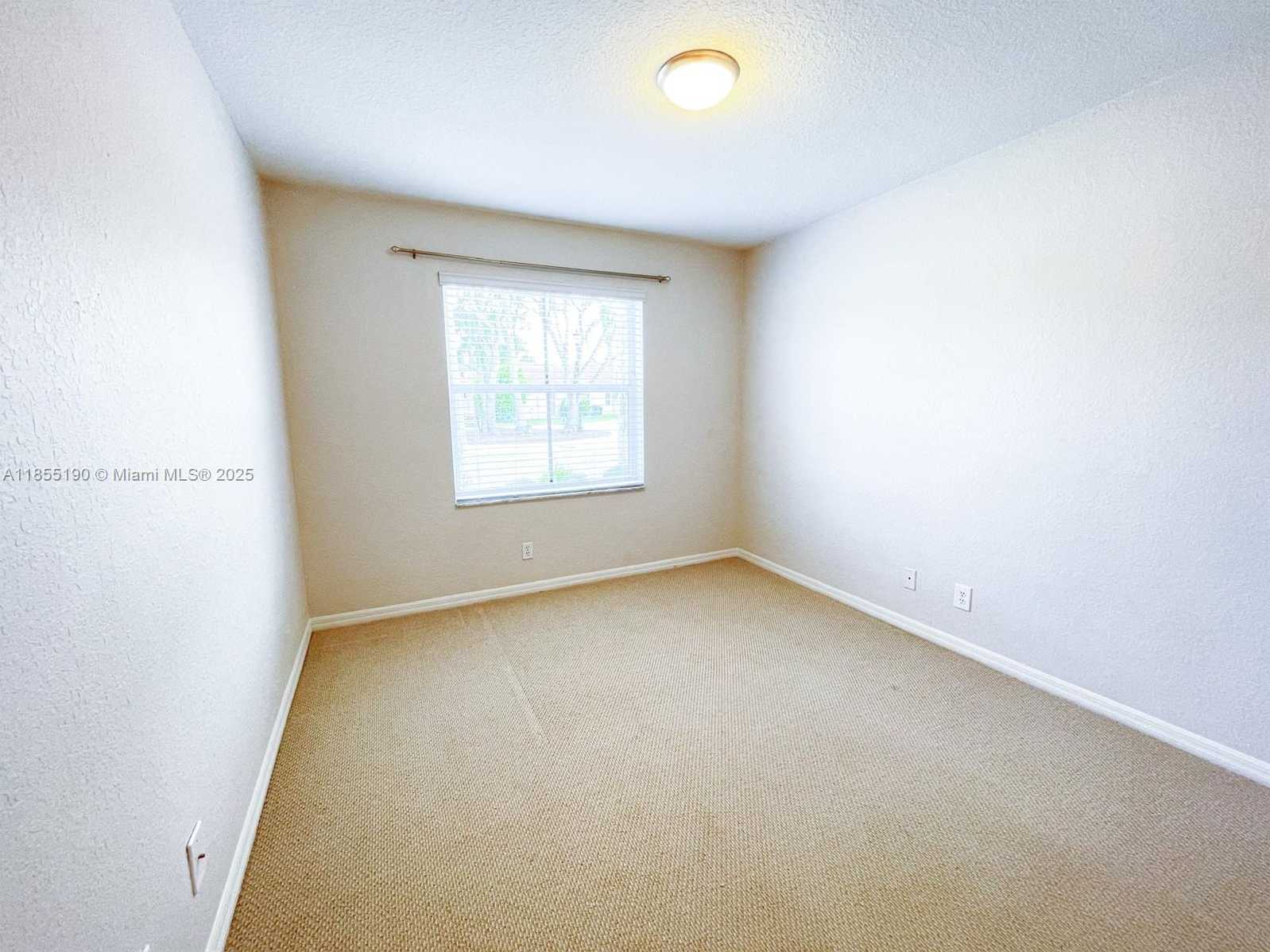 Small Image of 686 MAPLEWOOD CT #686, Weston Number 12