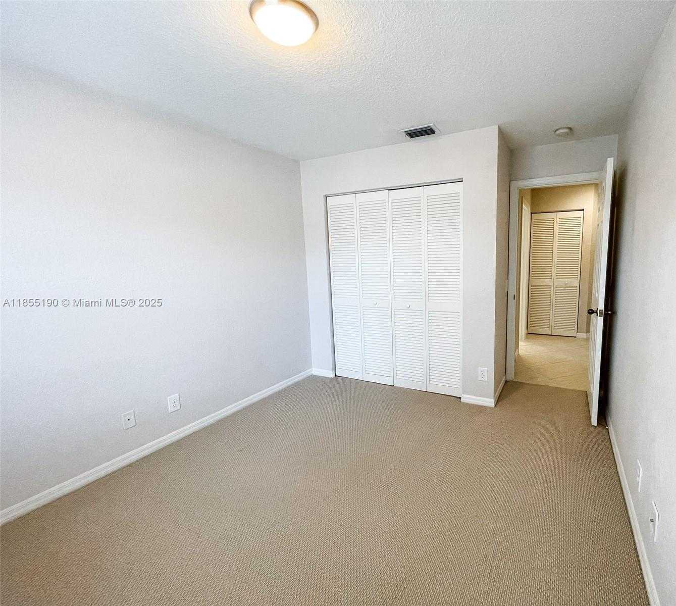 Small Image of 686 MAPLEWOOD CT #686, Weston Number 13