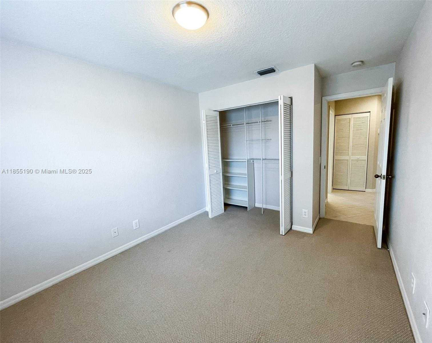 Small Image of 686 MAPLEWOOD CT #686, Weston Number 14