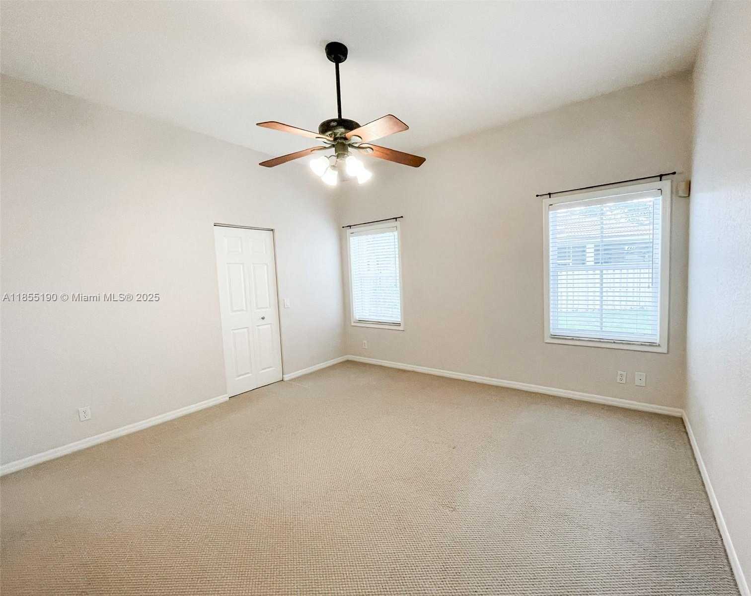 Small Image of 686 MAPLEWOOD CT #686, Weston Number 15