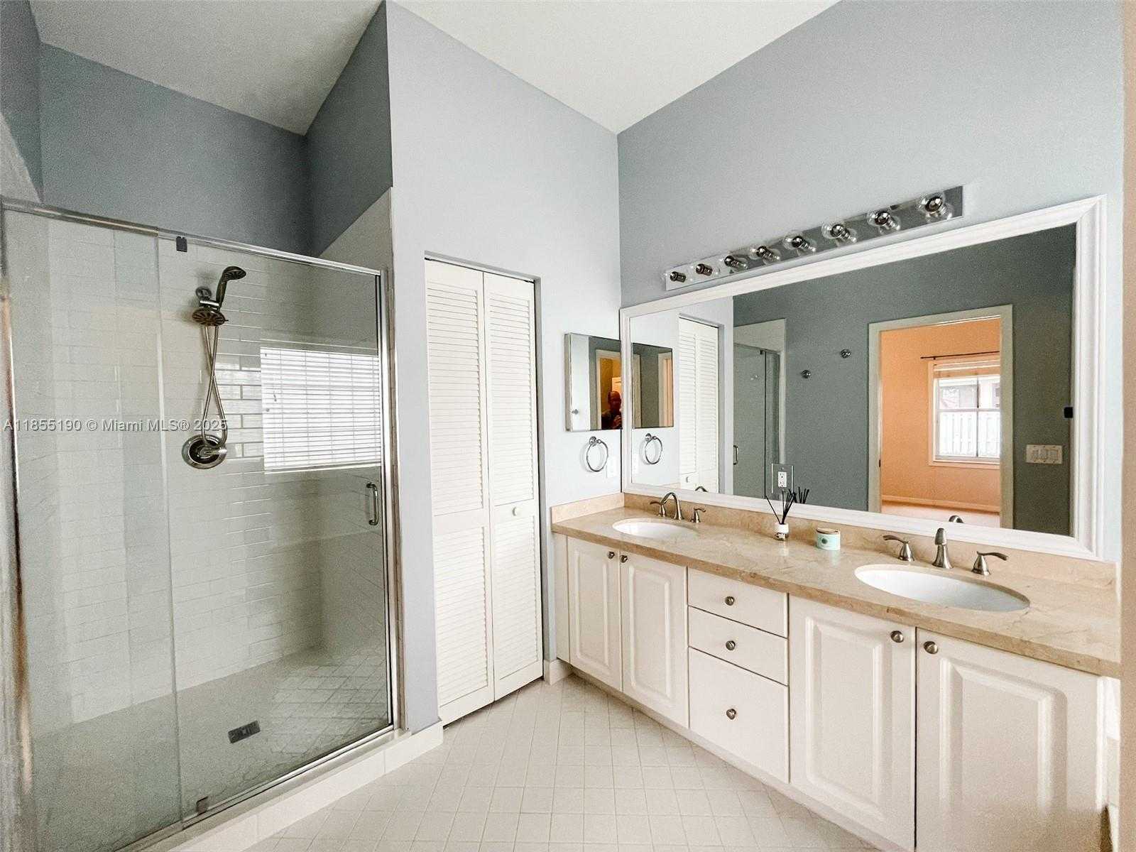 Small Image of 686 MAPLEWOOD CT #686, Weston Number 17