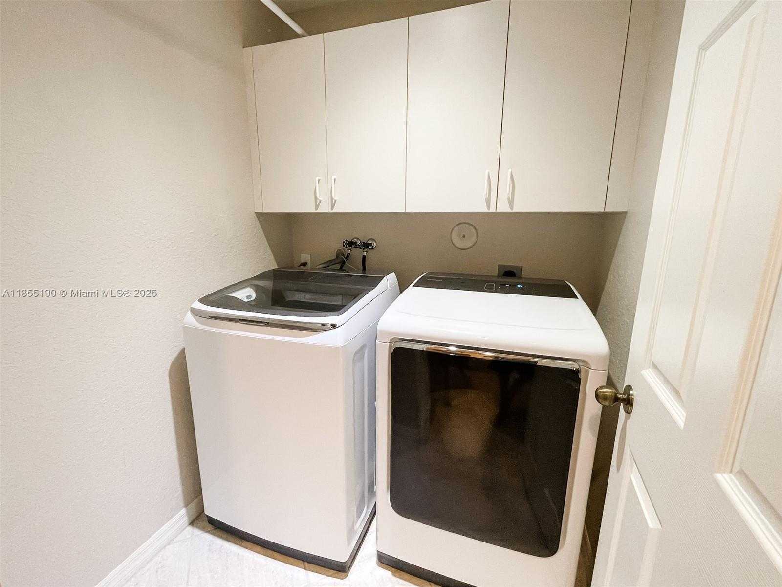 Small Image of 686 MAPLEWOOD CT #686, Weston Number 19