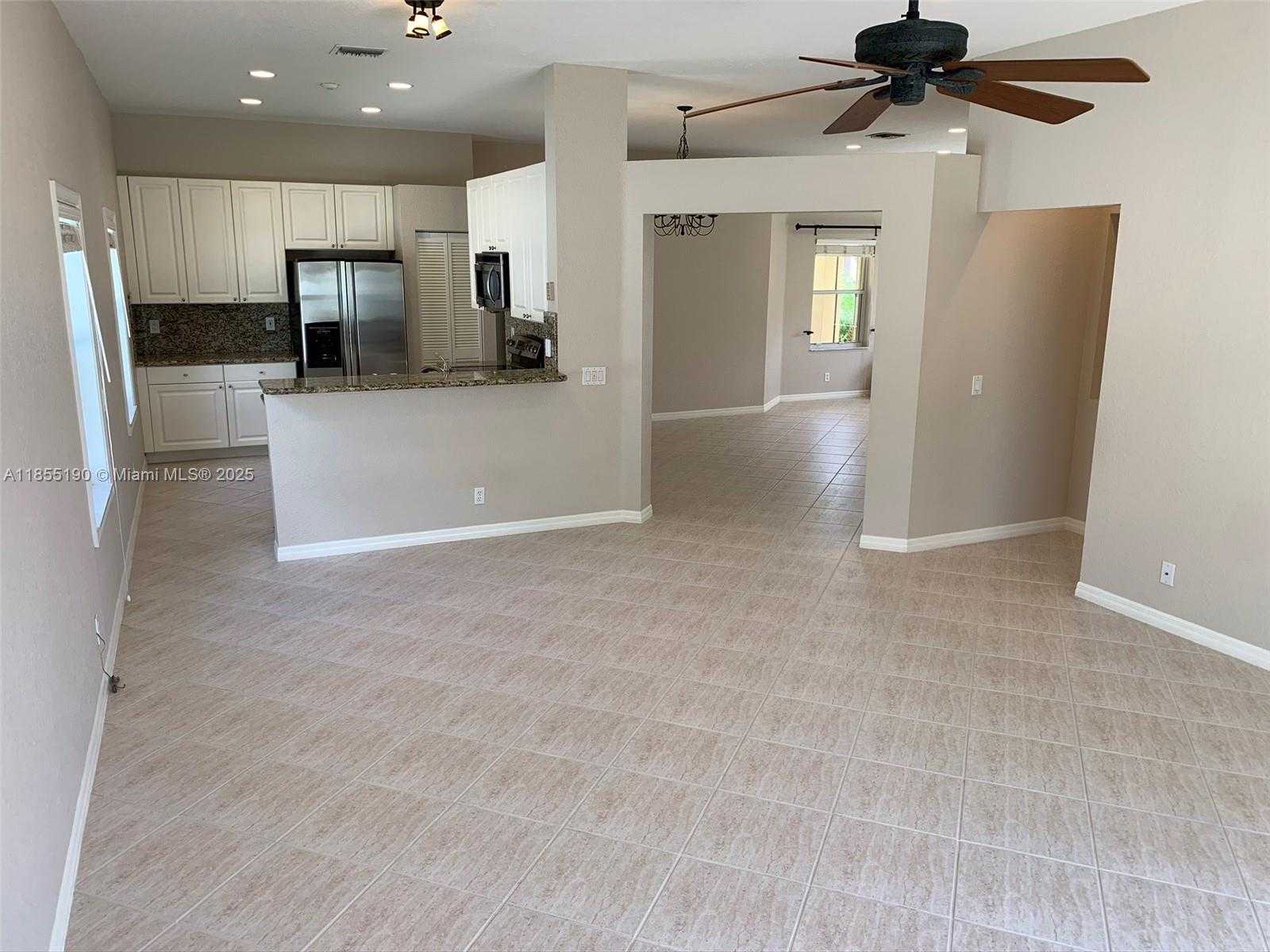 Small Image of 686 MAPLEWOOD CT #686, Weston Number 7