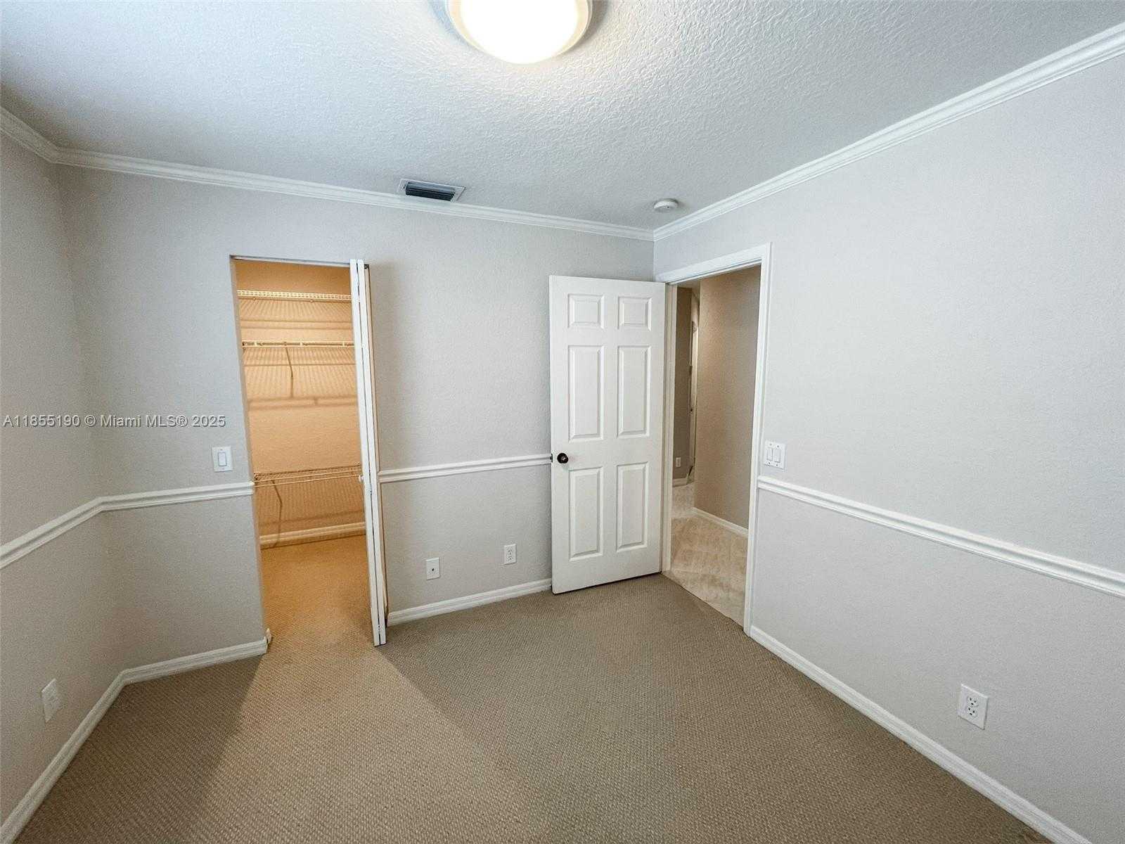 Small Image of 686 MAPLEWOOD CT #686, Weston Number 9