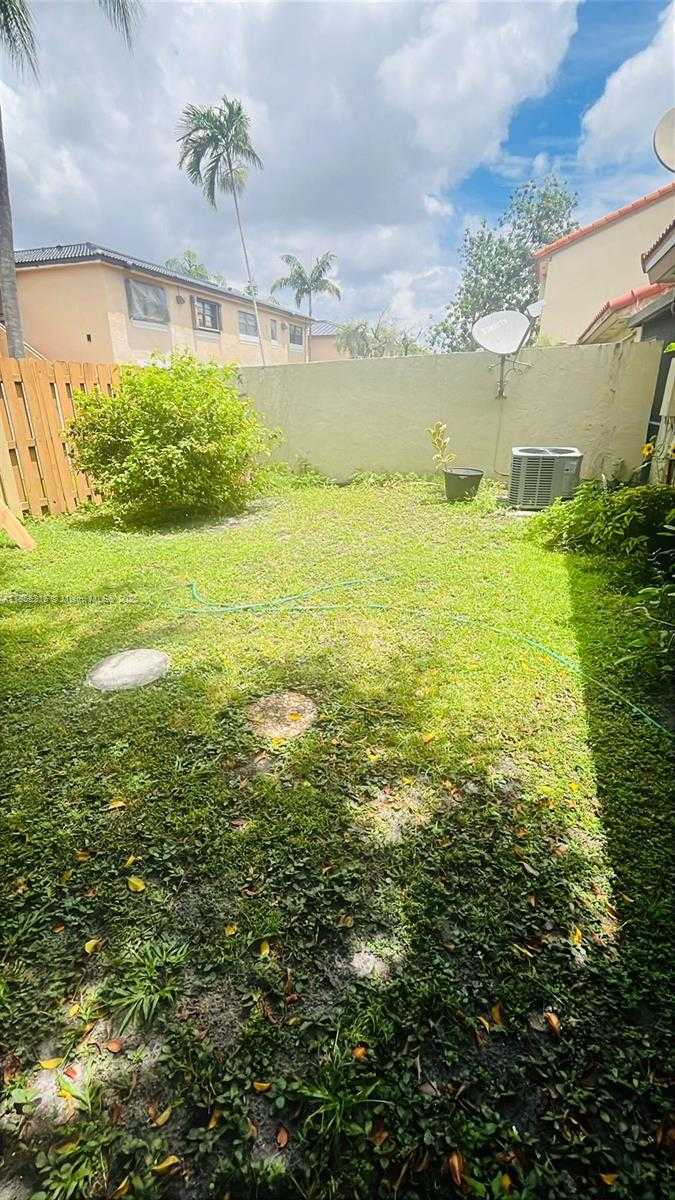 Small Image of 18130 NORTH WEST 66TH CT, Hialeah Number 11