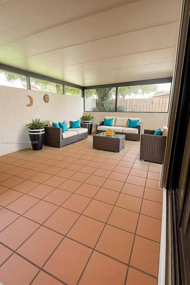 Small Image of 18130 NORTH WEST 66TH CT, Hialeah Number 2