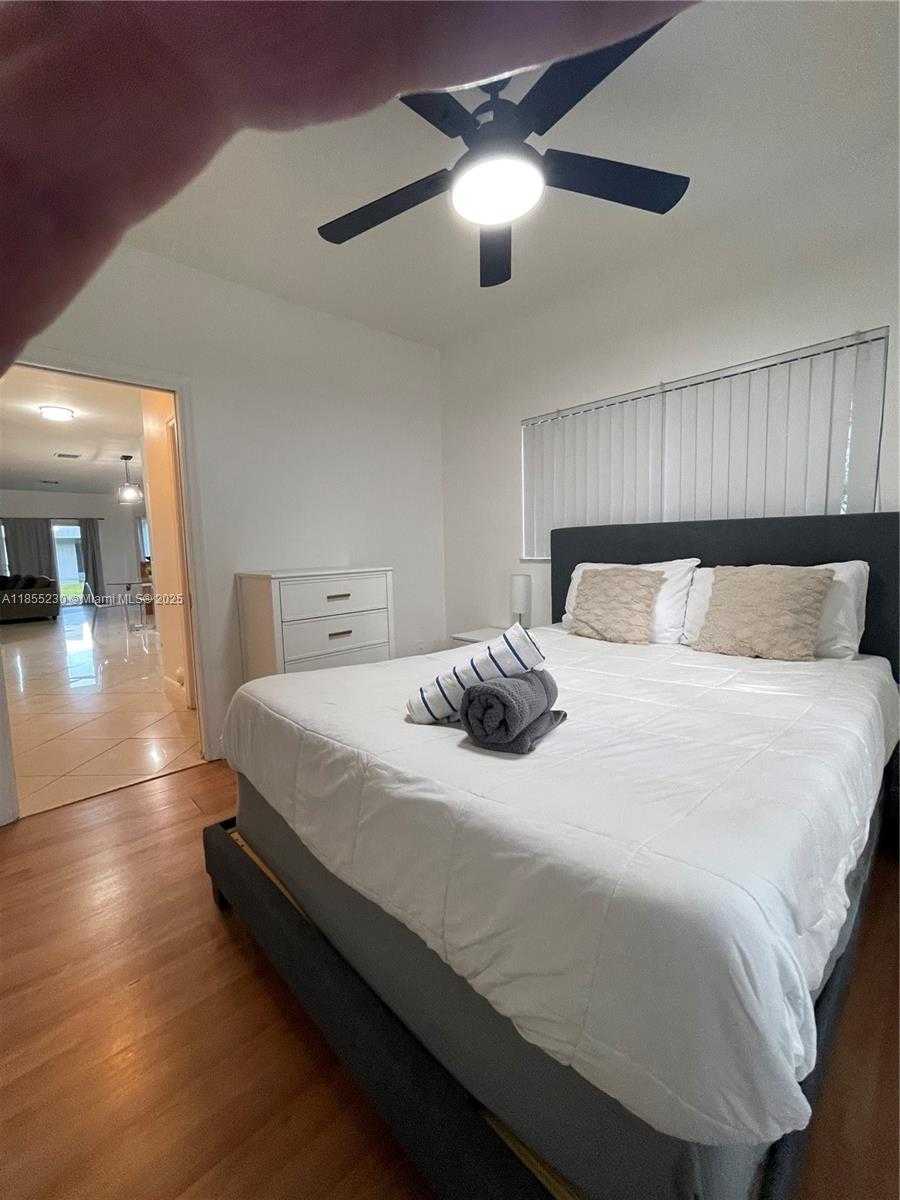 Small Image of 3450 NORTH WEST 17TH TER #3450, Oakland Park Number 22