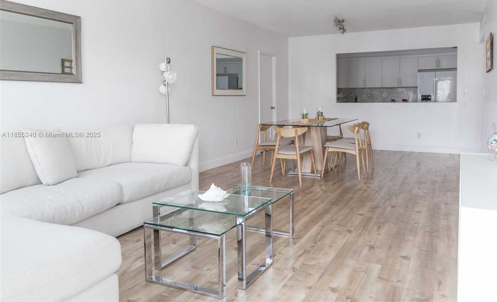 Small Image of 19370 COLLINS AVE #1216, Sunny Isles Beach Number 4