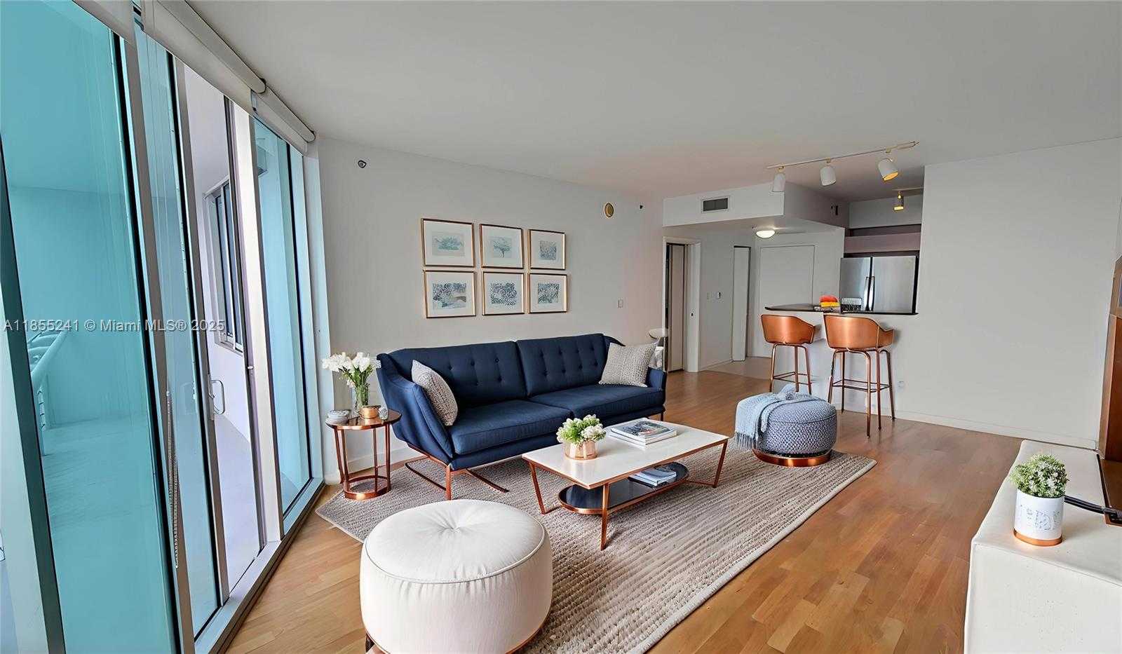 Small Image of 325 SOUTH BISCAYNE BLVD #3218, Miami Number 2