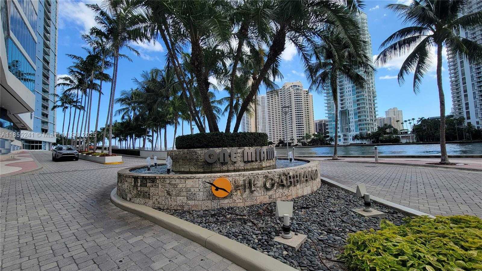 Small Image of 325 SOUTH BISCAYNE BLVD #3218, Miami Number 5