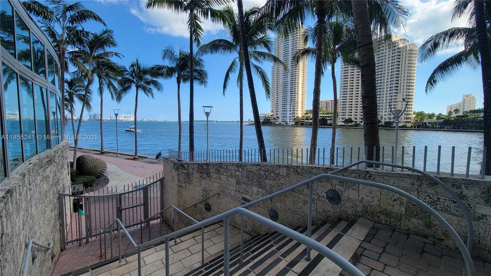 Small Image of 325 SOUTH BISCAYNE BLVD #3218, Miami Number 6