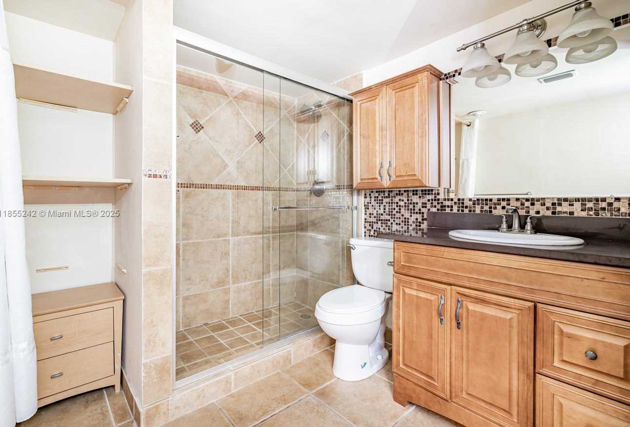 Small Image of 2801 NORTH EAST 183RD ST #1401W, Aventura Number 6