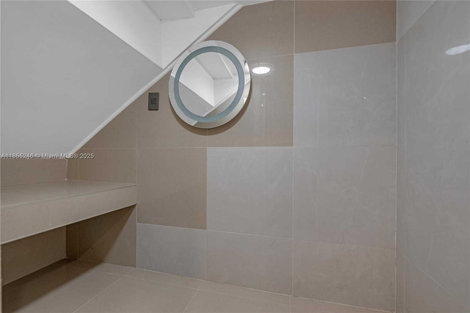 Small Image of 1605 LENOX AVE #1605-5, Miami Beach Number 21
