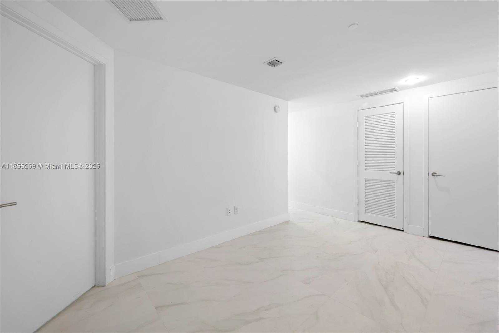 Small Image of 1100 SOUTH MIAMI AVE #1811, Miami Number 31