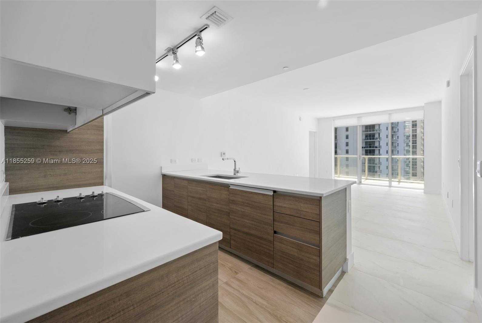 Small Image of 1100 SOUTH MIAMI AVE #1811, Miami Number 33