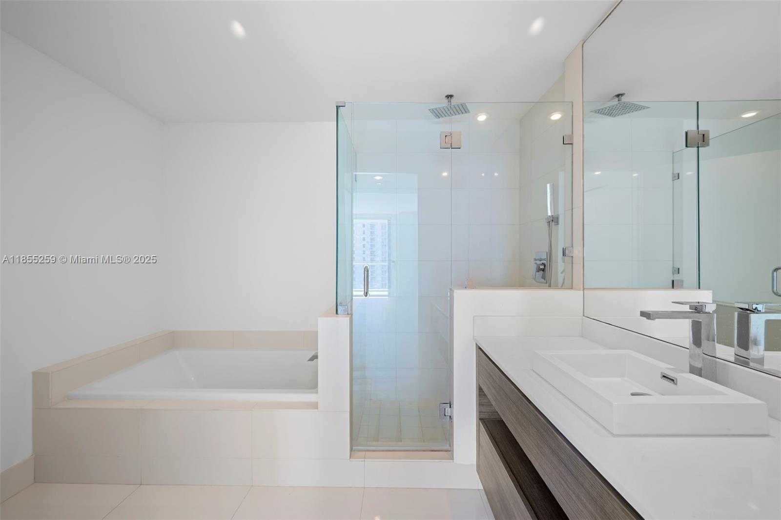 Small Image of 1100 SOUTH MIAMI AVE #1811, Miami Number 45
