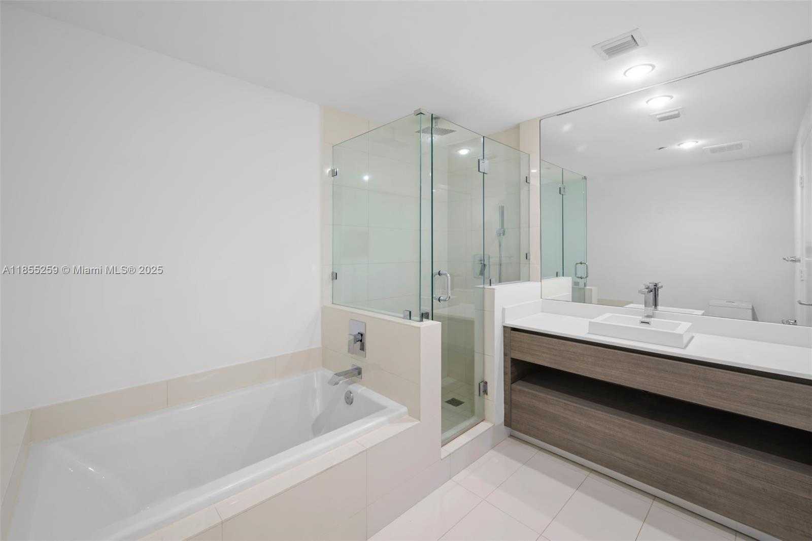 Small Image of 1100 SOUTH MIAMI AVE #1811, Miami Number 46