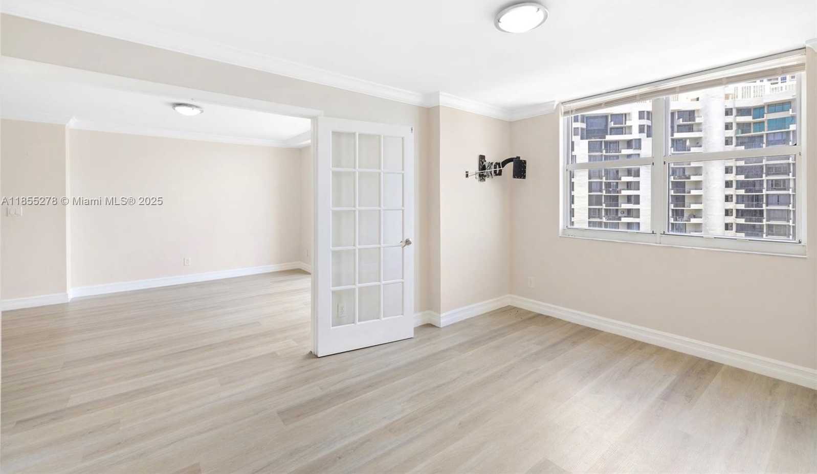 Small Image of 770 CLAUGHTON ISLAND DR #1703, Miami Number 16