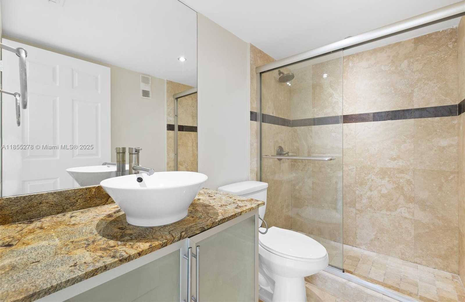 Small Image of 770 CLAUGHTON ISLAND DR #1703, Miami Number 19