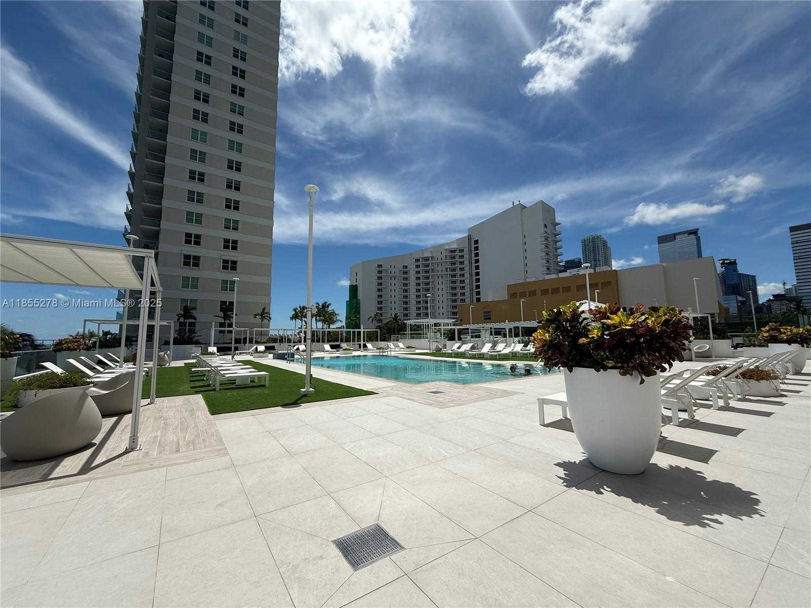 Small Image of 770 CLAUGHTON ISLAND DR #1703, Miami Number 45