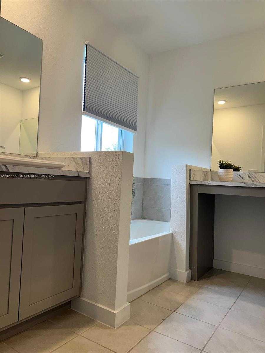 Small Image of 20881 NORTH WEST 9TH PATH, Miami Gardens Number 6