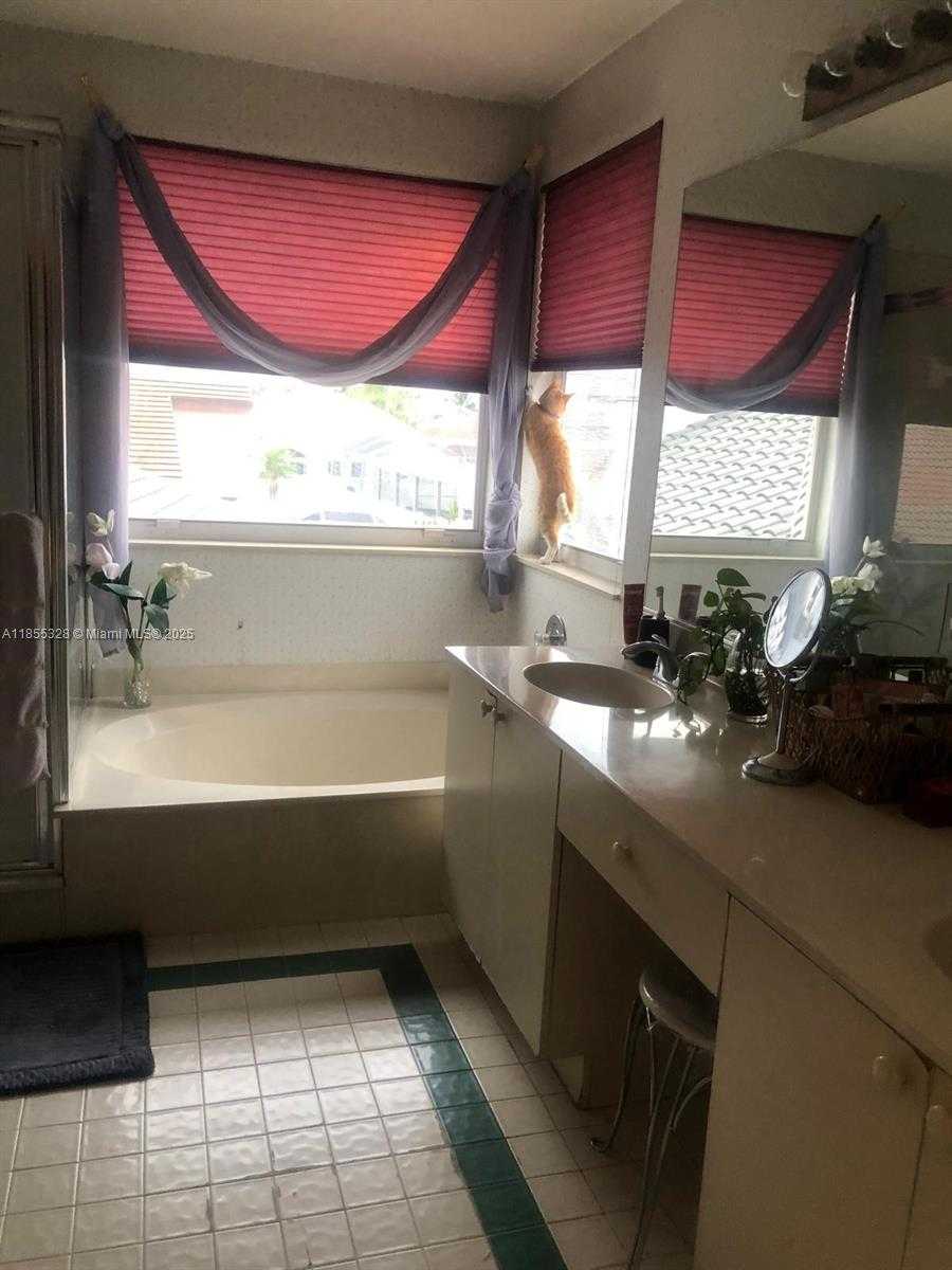 Small Image of 343 SOUTH WEST 183RD TER #343, Pembroke Pines Number 13