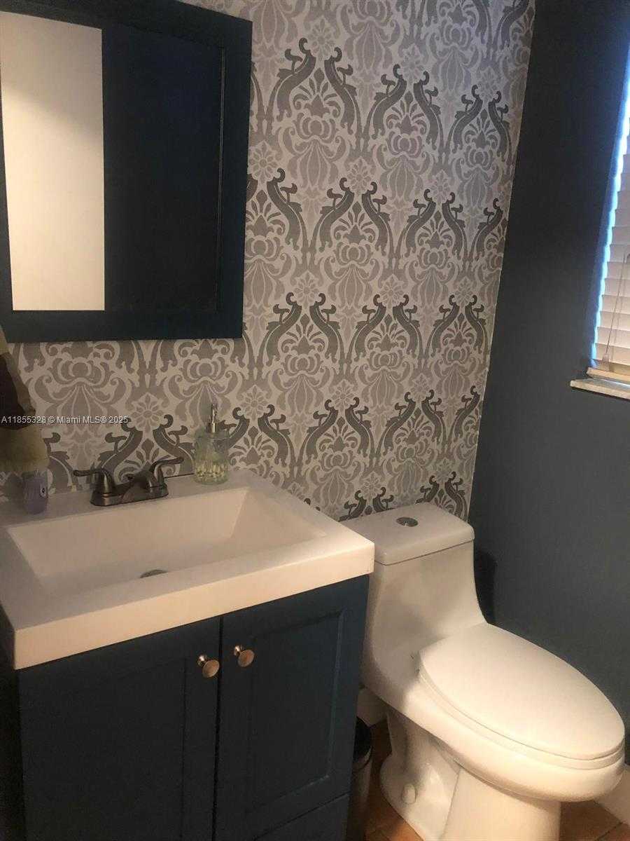 Small Image of 343 SOUTH WEST 183RD TER #343, Pembroke Pines Number 15