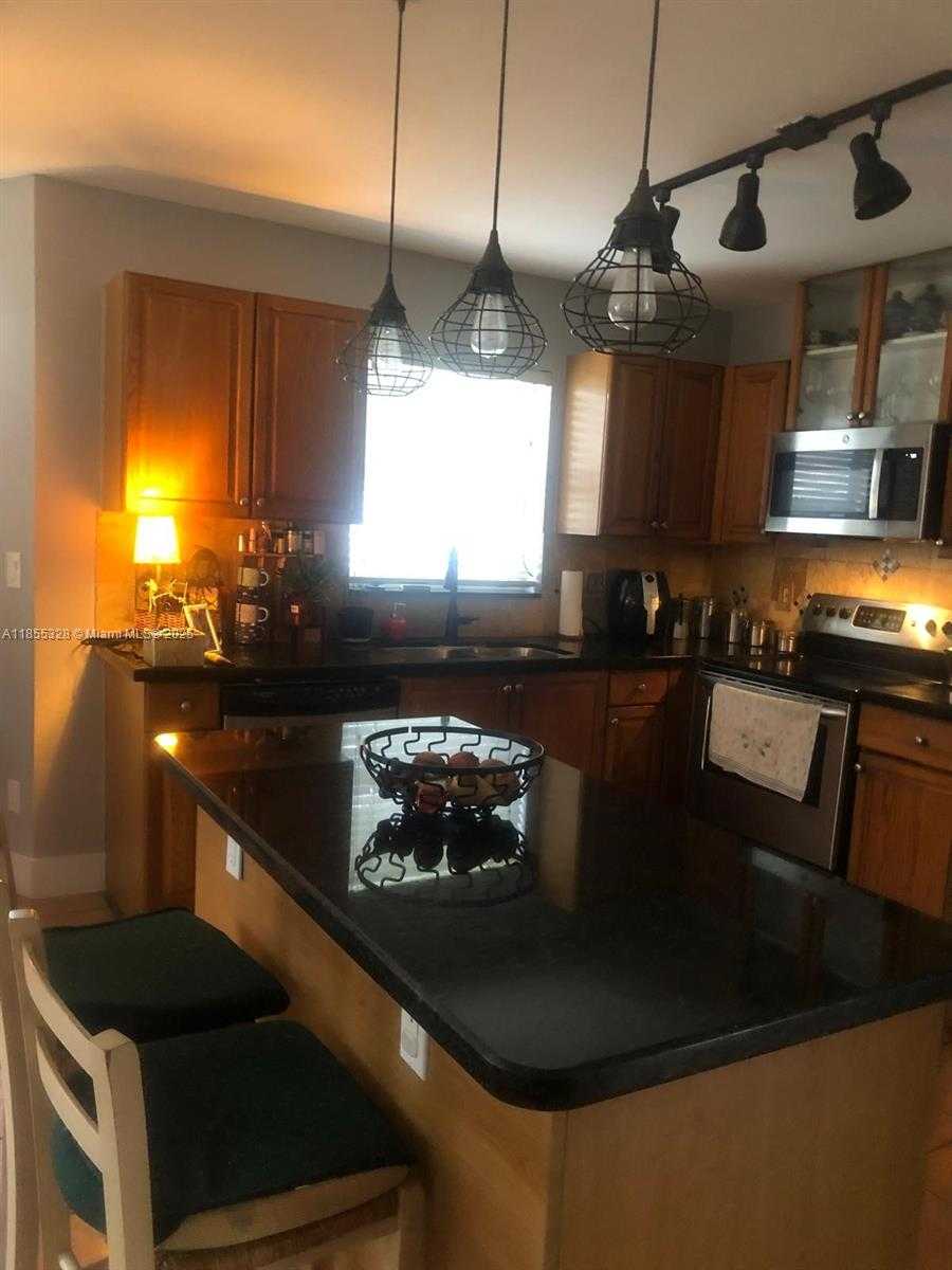 Small Image of 343 SOUTH WEST 183RD TER #343, Pembroke Pines Number 16