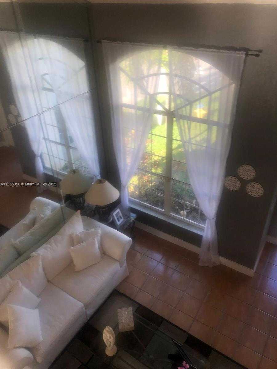 Small Image of 343 SOUTH WEST 183RD TER #343, Pembroke Pines Number 3