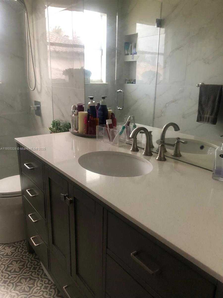 Small Image of 343 SOUTH WEST 183RD TER #343, Pembroke Pines Number 9