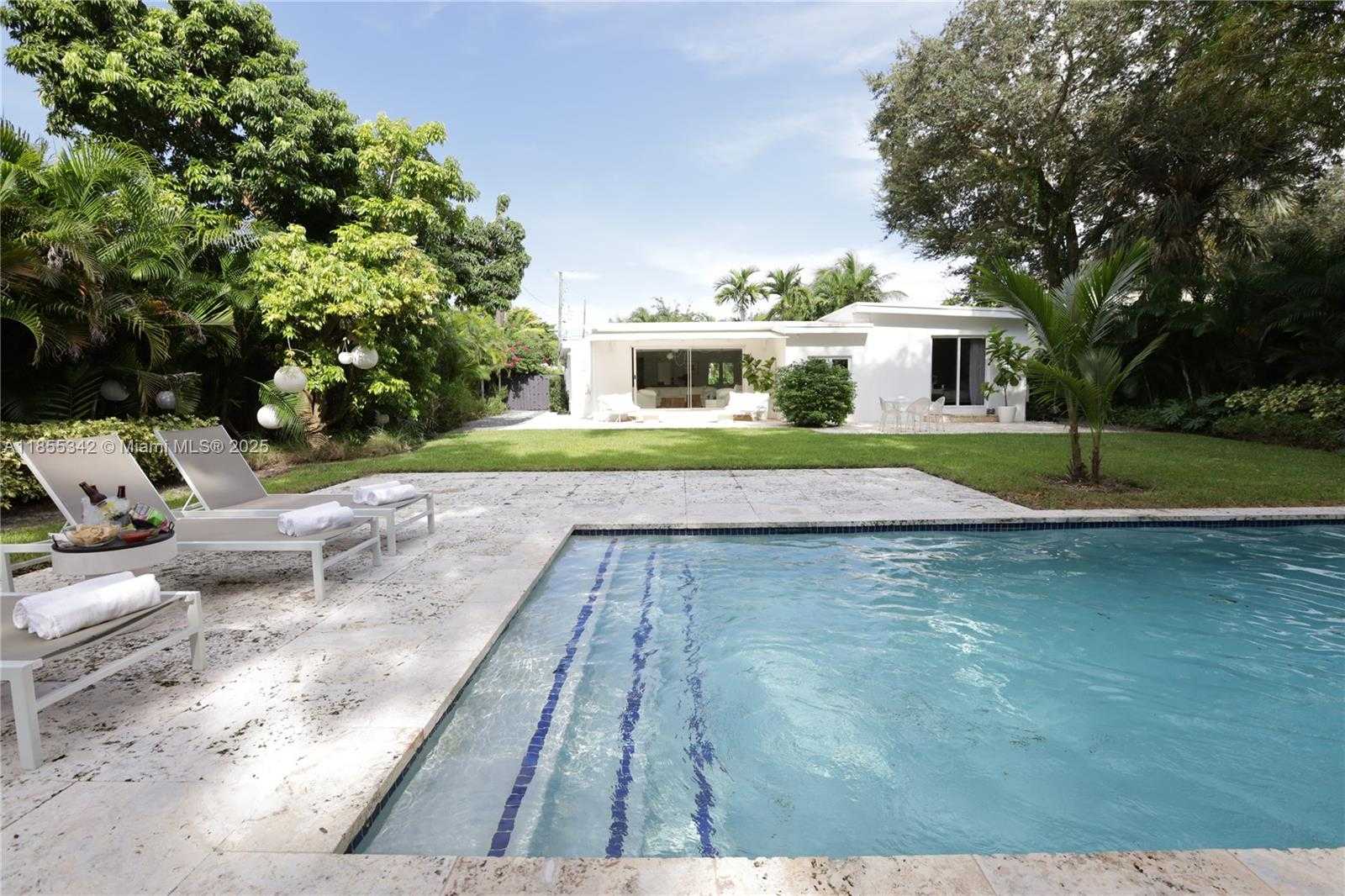 Small Image of 12020 NORTH EAST 5TH AVE, Biscayne Park Number 11