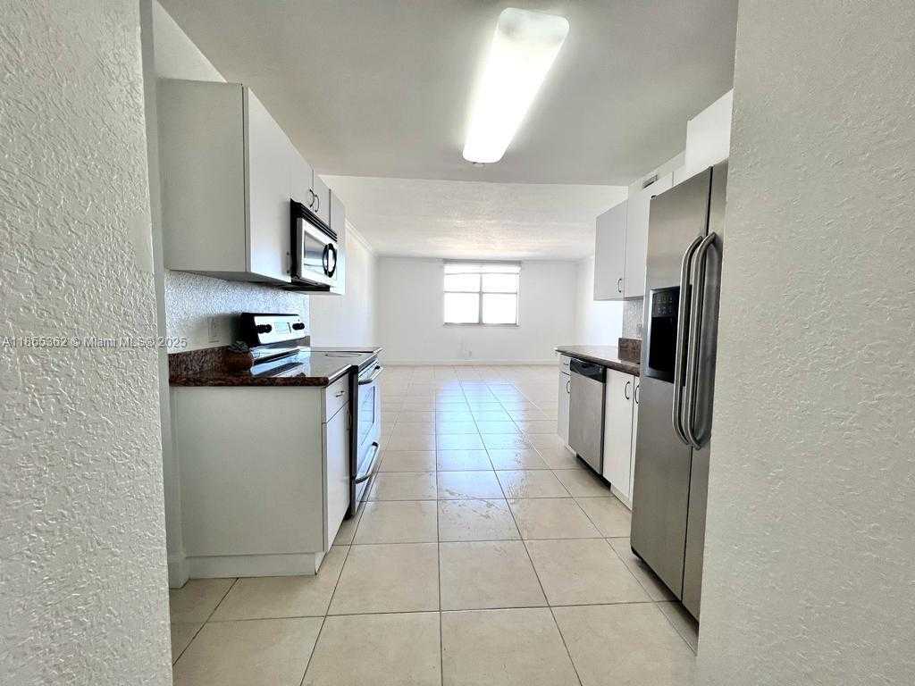 Small Image of 401 69TH ST #1403, Miami Beach Number 2