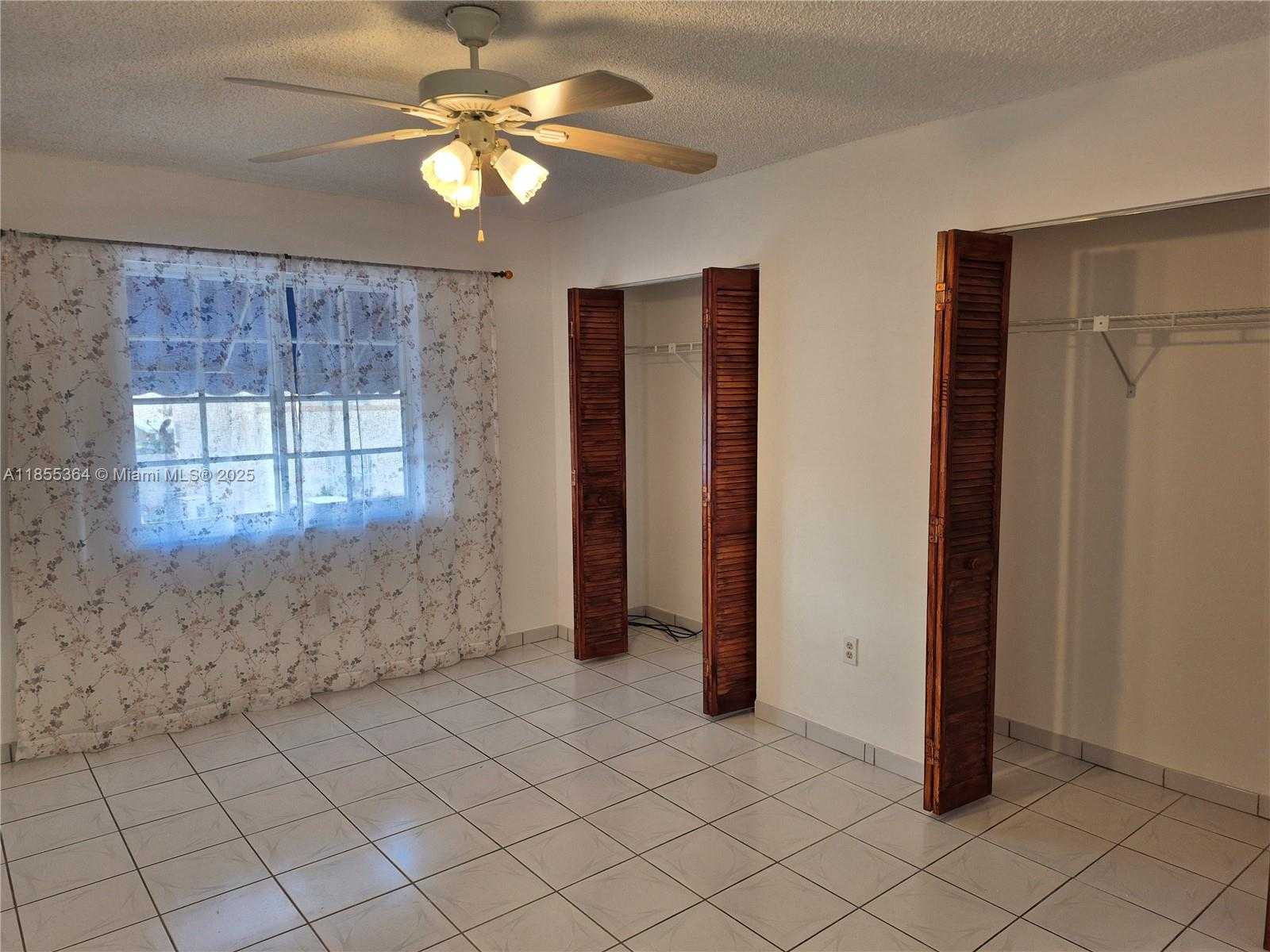 Small Image of 2246 W 74th St, Hialeah, FL 33016, USA Number 21