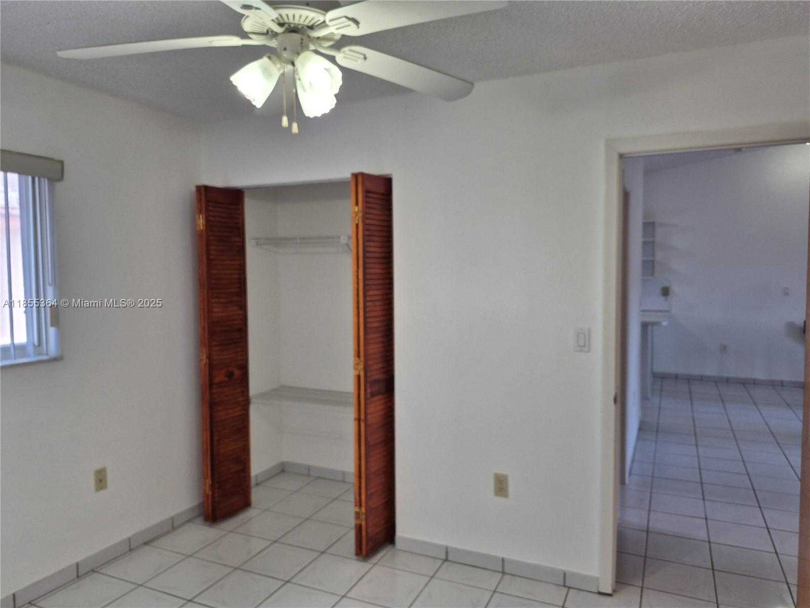 Small Image of 2246 W 74th St, Hialeah, FL 33016, USA Number 27