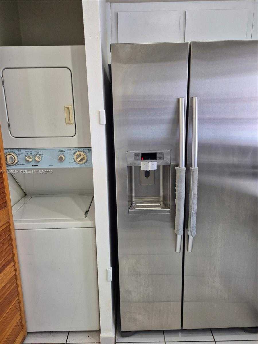 Small Image of 2246 W 74th St, Hialeah, FL 33016, USA Number 7