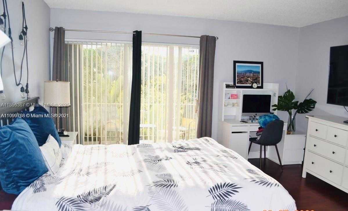 Small Image of 9367 FONTAINEBLEAU BLVD #G225, Miami Number 13